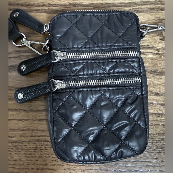 Sondra Roberts Black Quilted Crossbody Bag - Picture 3 of 6